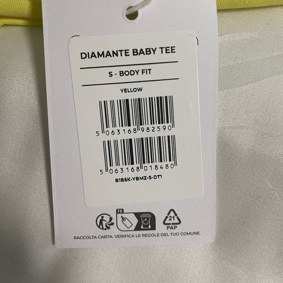NWT Gymshark Diamante Graphic Baby Tee in Yellow and Pink. Size Small - Picture 9 of 9